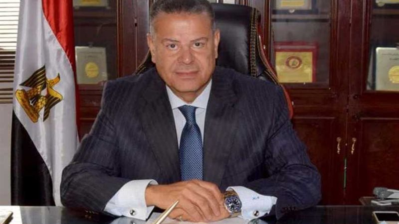 محافظ بني سويف يهنئ