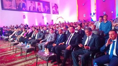 احتفالية لتكريم العمال المثاليين بمسرح 23 يوليو بالمحلة