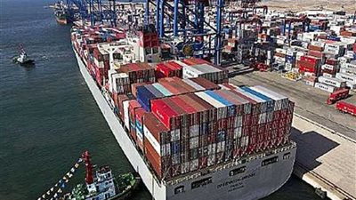 إحباط تهريب أقمشة محظور استيرادها عبر 