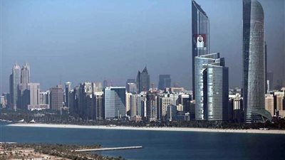 الإمارات تفرج عن زورق عسكري قطري دخل مياهها الإقليمية