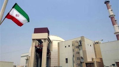 إيران تتحدى العقوبات باستئناف أنشطتها النووية