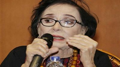 جثمان الراحلة محسنة توفيق يوارى الثرى بحضور 