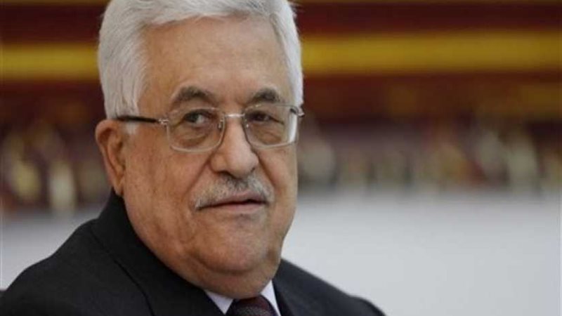 الرئيس عباس يطلب