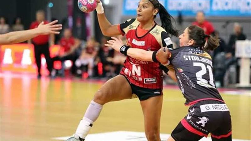 احسان عبد الملك تقود