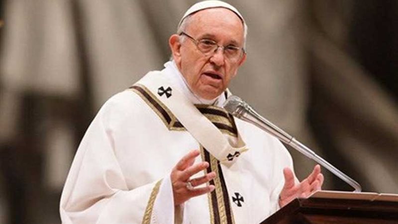 بابا الفاتيكان يصل