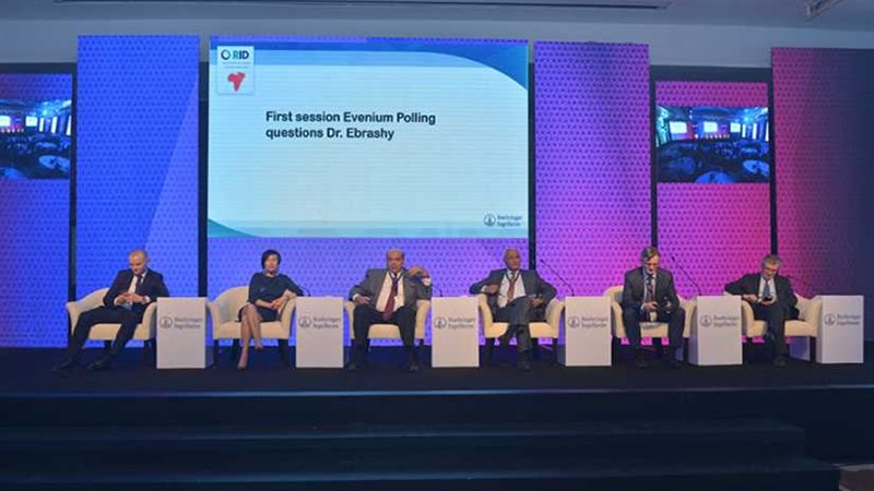 خبراء الطب يناقشون