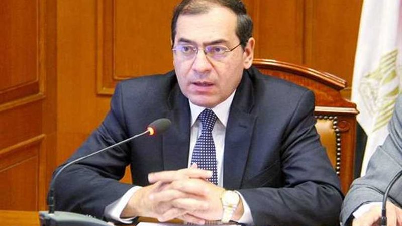 وزير البترول يعقد