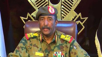 رئيس المجلس العسكري السوداني يلتقي مع مبعوث الاتحاد الإفريقي لبلاده