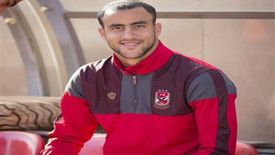 فحص طبي لمدافع الأهلي لتحديد موقفه من المشاركة في المباريات