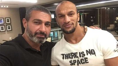 كرم جابر ينشر صورة بأحد مشاهد 