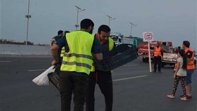 لحوم وكفتة وعصائر.. المنايفة عزموا الصائمين بالطريق الإقليمي