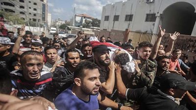 استشهاد شاب فلسطيني وإصابة 30 آخرين إثر قمع الاحتلال للمسيرات السلمية بـ