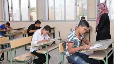 بدء امتحانات نهاية العام الدراسي لتلاميذ الشهادة الإعدادية بالإسكندرية