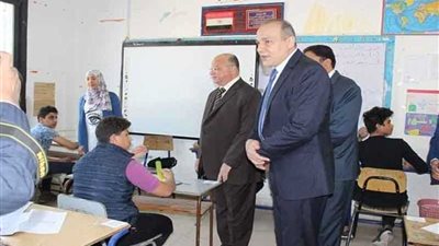 طلاب الإعدادية لمحافظ القاهرة: الامتحان مطمئن