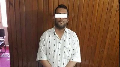 ضبط موظف انتحل صفة دكتور وأنشأ أكاديمية تعطي شهادات مزورة