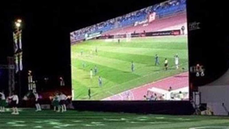 الهواري: شاشات عملاقة