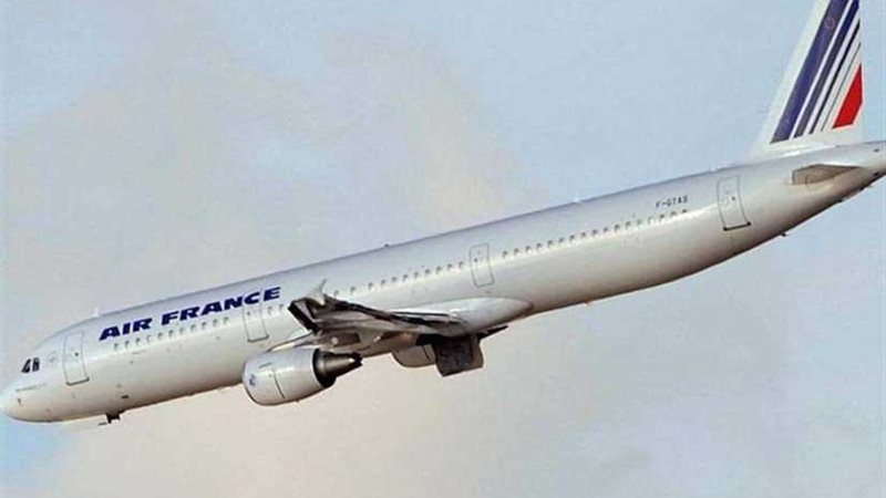 طائرة فرنسية تختفي
