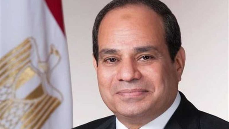 الرئيس السيسي يقوم