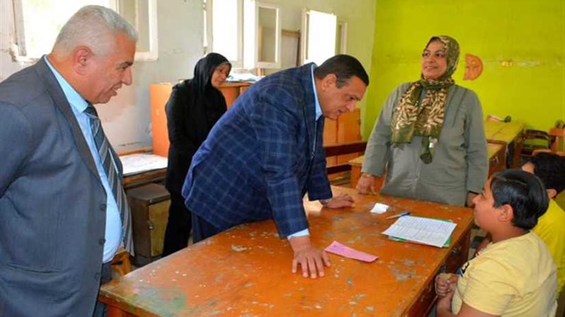 محافظ البحيرة يوجه