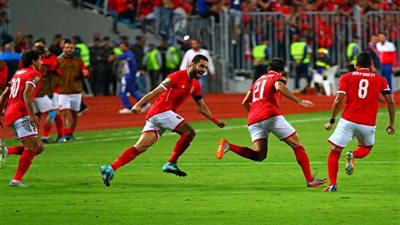 الأهلي يسرق ثلاث نقاط من سموحة في الـ+90 ويتربع على الصدارة