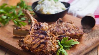 لإفطار شهي ..طريقة عمل الريش مع البطاطس بالزعتر‬