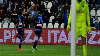 نابولي يفوز على سبال (2 - 1) في الدورى الإيطالي لكرة القدم