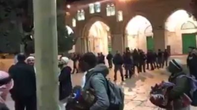 شاهد..قوات الاحتلال تقتحم 