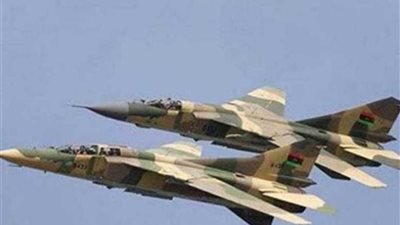 تحليق مكثف للطيران.. وقوات الجيش الليبي تطبق على العزيزية من 3 محاور