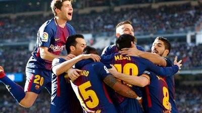 فوز برشلونة وهزيمة ريال مدريد يتصدر عناوين الصحف الاسبانية