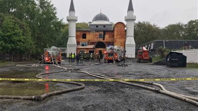 مسئول أمريكي: إضرام النيران في مسجد 