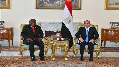 الرئيس السيسي يهنئ رئيس جنوب أفريقيا بمناسبة فوز حزبه بالانتخابات البرلمانية