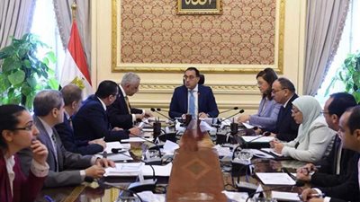 رئيس الوزراء يتابع الموقف التنفيذي للمباني المدرسية