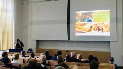 العنانى يلقى محاضرة عن الاكتشافات الأثرية والمتحف المصري الكبير بجامعة هومبولدت الألمانية