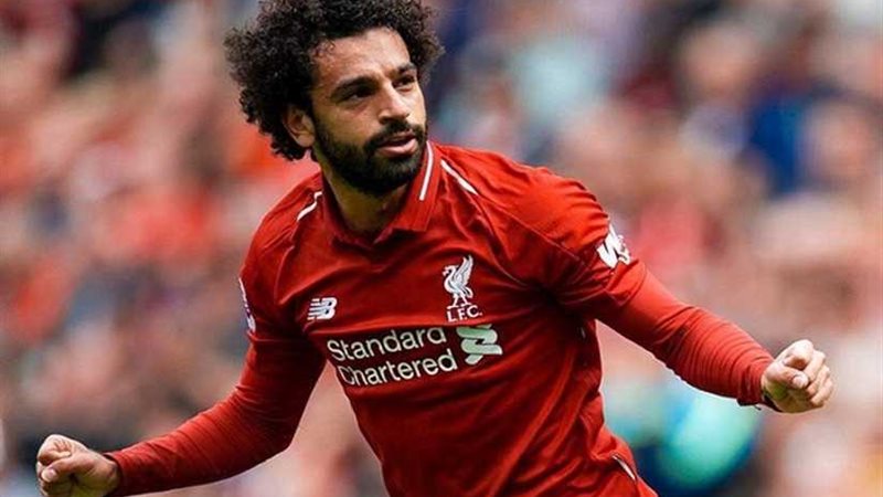 محمد صلاح يعود ويقود