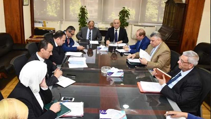 وزيرا الإسكان والتنمية