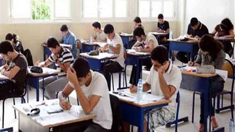 طلاب أولى ثانوي..