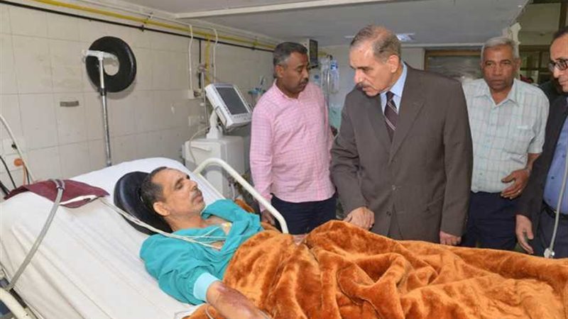 محافظ أسيوط يزور