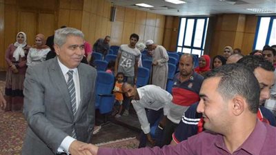 فوز 52 شاباً بالقرعة العلنية على وحدات مشروع شارع مصر بالمنيا