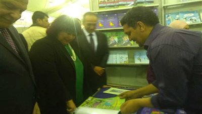 وزيرة الثقافة تزور جناح القومي لثقافة الطفل بمعرض فيصل للكتاب