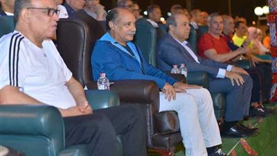 وزير الطيران المدنى يفتتح دورة العاملين الرمضانية لكرة القدم الخماسية بنادى ايروسبورت