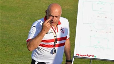 جروس يطالب اللاعبين بالتركيز أمام نهضة بركان