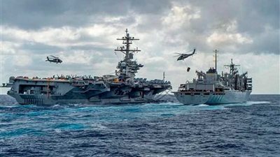 لانشات صواريخ ايرانية تتحرش بالسفن الأمريكية في الخليج (صور)