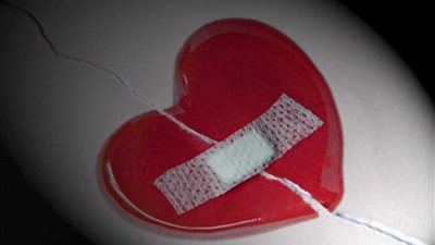 صينيون يبتكرون صمغا يعالج الجروح بسرعة