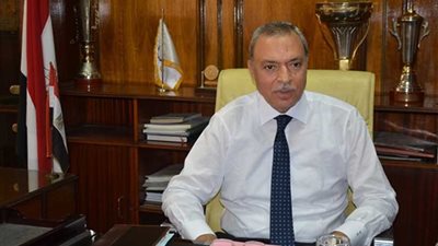 محافظ قنا يتفقد أعمال مشروع الصرف الصحي بقفط بتكلفة 320 مليون جنيه