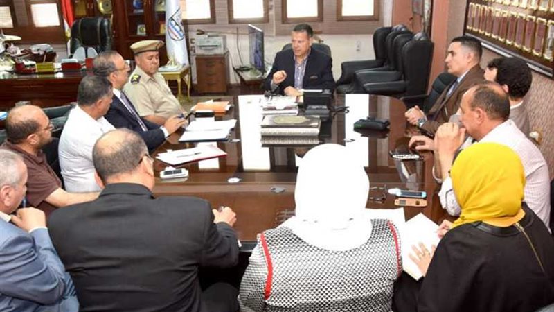 محافظ بني سويف يتابع