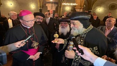 البابا تواضروس يتسلم رفات القديسة هيلانة من الكنيسة الكاثوليكية بألمانيا