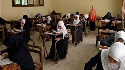 15 ألف طالب وطالبة يؤدون امتحان أولى ثانوي على التابلت ببني سويف