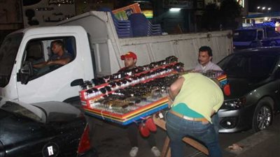 تحركات حكومية لحل أزمات العاصمة