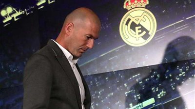 زيدان يهدد بالرحيل عن ريال مدريد