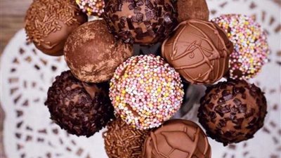 حلويات رمضان ..طريقة تحضير كرات الكيك بالكريز‬